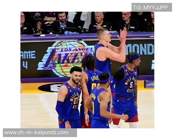 尼克斯与掘金的激烈对决谁能在这场比赛中笑到最后